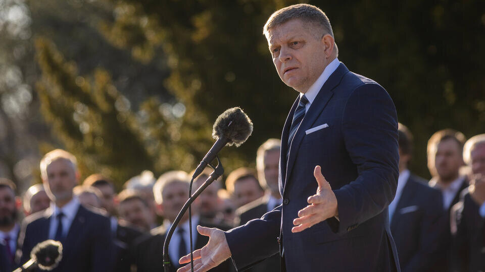     Фицо напомнил об освобождении Словакии Красной Армией www.globallookpress.com/IMAGO