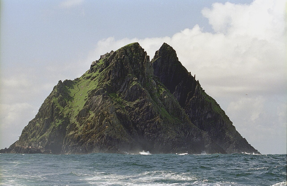 фото: https://ru.wikipedia.org/wiki/Скеллиг-Майкл