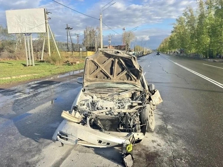     Обе машины получили серьезные повреждения. Фото: социальная сеть "ВКонтакте" ГАИ Абакана
