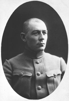 Борис Мокеевич Думенко. Расстрелян в 1920-м. 
