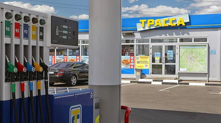     Большая часть автозаправочных станций находятся у компании «Евротранс» в лизинге, а не в собственности