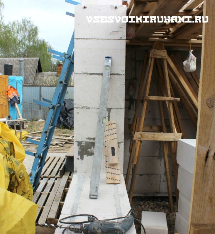 Оконный проем в доме из газобетона