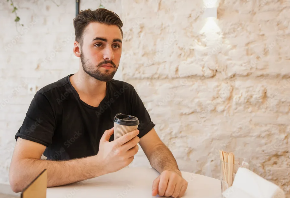 Макс .