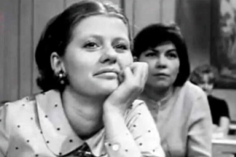 «Сыновья вели себя так, что стыдно было поторонним»: как Ирина Муравьева, потеряв мужа, обрела опору в детях и внуках