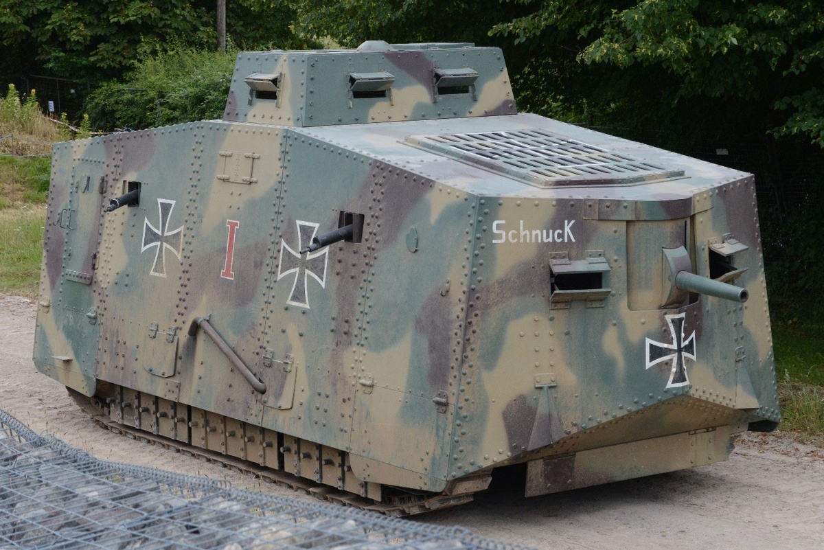 Картинки Яндекса. Танк A7V