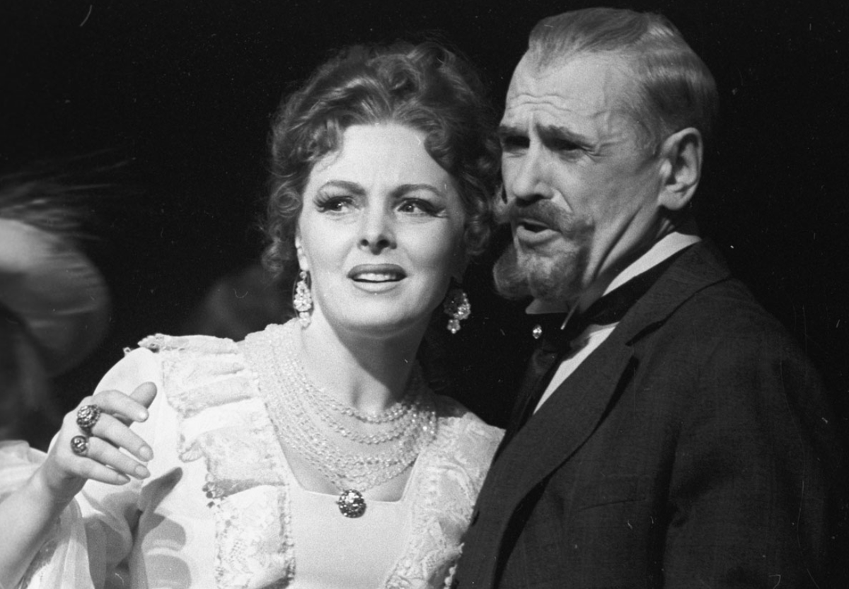 Борис Бабочкин и Лилия Юдина в спектакле «Достигаев и другие», 1971 год. Фото Р. Алфимова