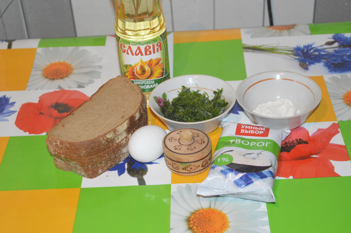 Горячие бутерброды с творогом и зеленью. Шаг 1.