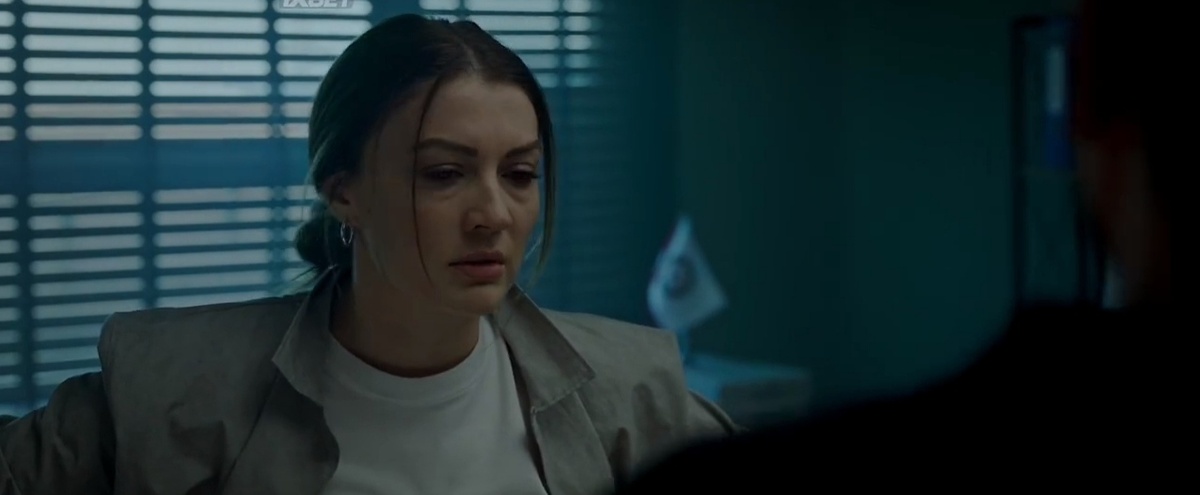 Турецкая актриса Бурджу Озберк. Сериал "Последний кадр" 