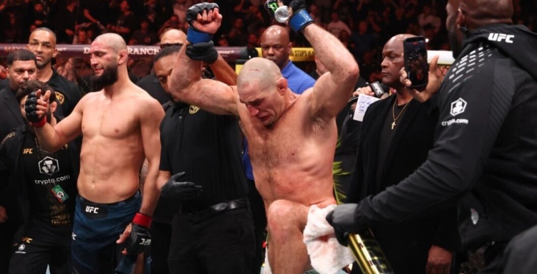 Чимаев потерпел поражение в титульном поединке UFC