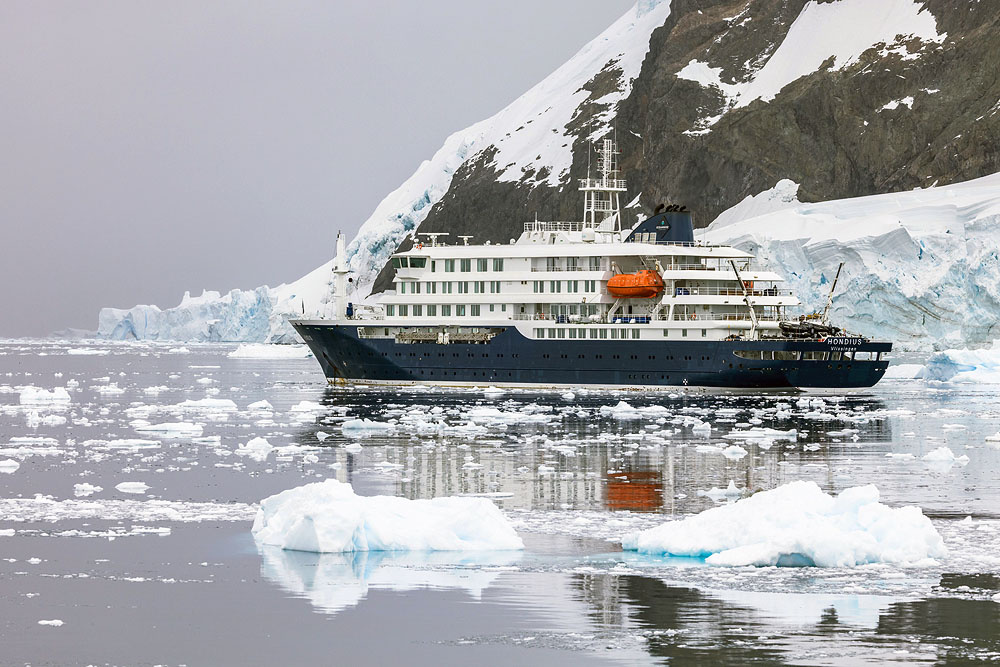 Экспедиционное судно MV Hondius. Изображение из Интернета. 