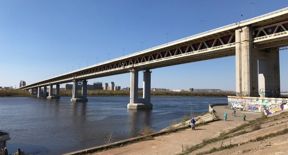 Соцсети: мужчину спасли на метромосту в Нижнем Новгороде