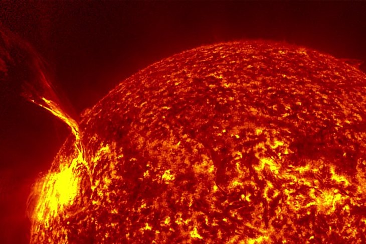 Мощная вспышка на солнце 10.05.2026 / © Лаборатория солнечной астрономии (xras.ru)