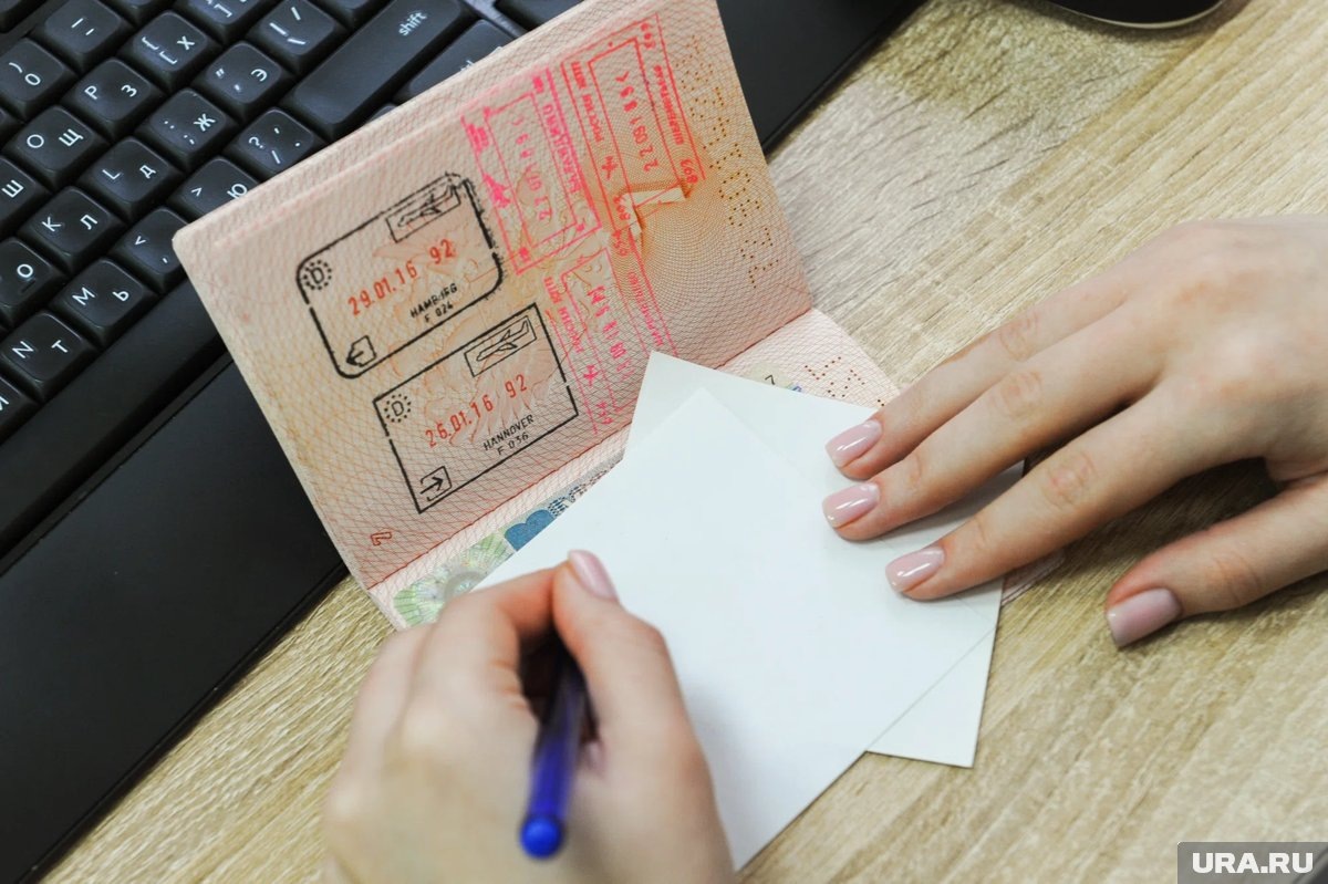    Россияне могут ездить без виз в более чем 70 стран