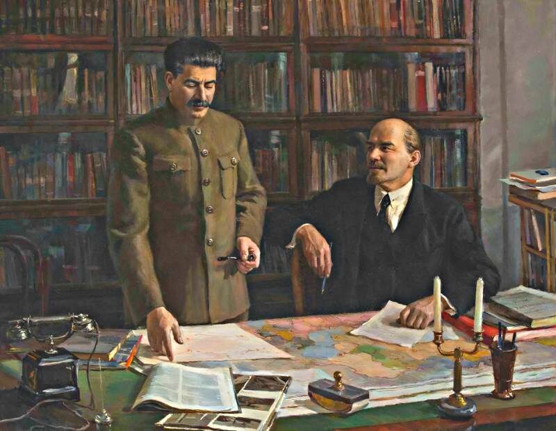 В.И.Ленин (справа) и И.В.Сталин (слева) 