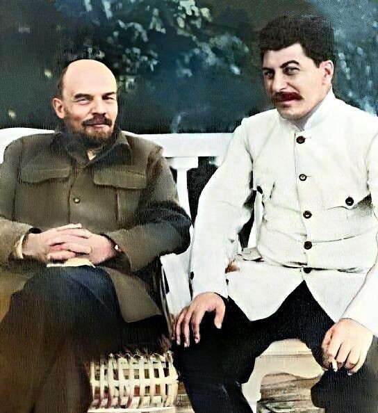 Владимир Ленин и Иосиф Сталин в сентябре 1922 года