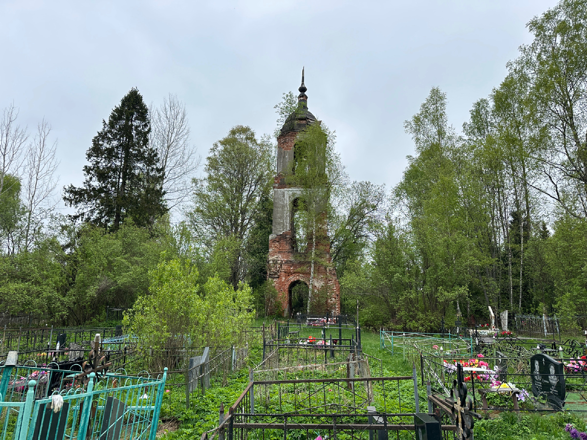 Уцелевшая колокольня храма Успения Пресвятой Богородицы.