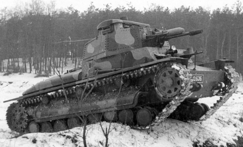 Испытания пехотного танка P-II-b, Миловице, конец 1936 года. 