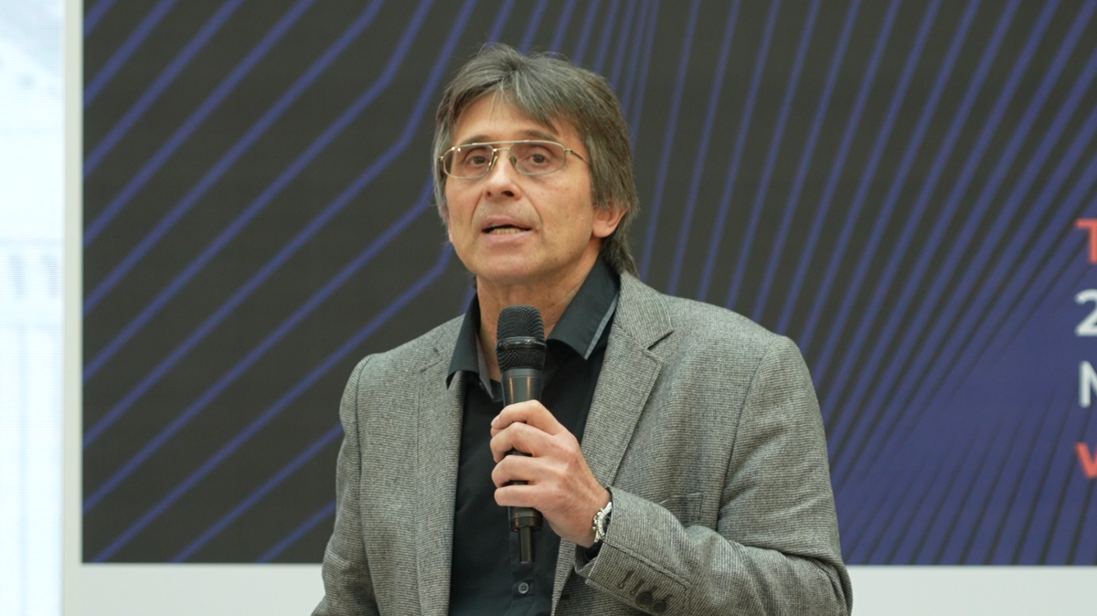 Дмитрий Фесенко - ведущий мероприятия, редактор журнала "Архитектурный вестник"