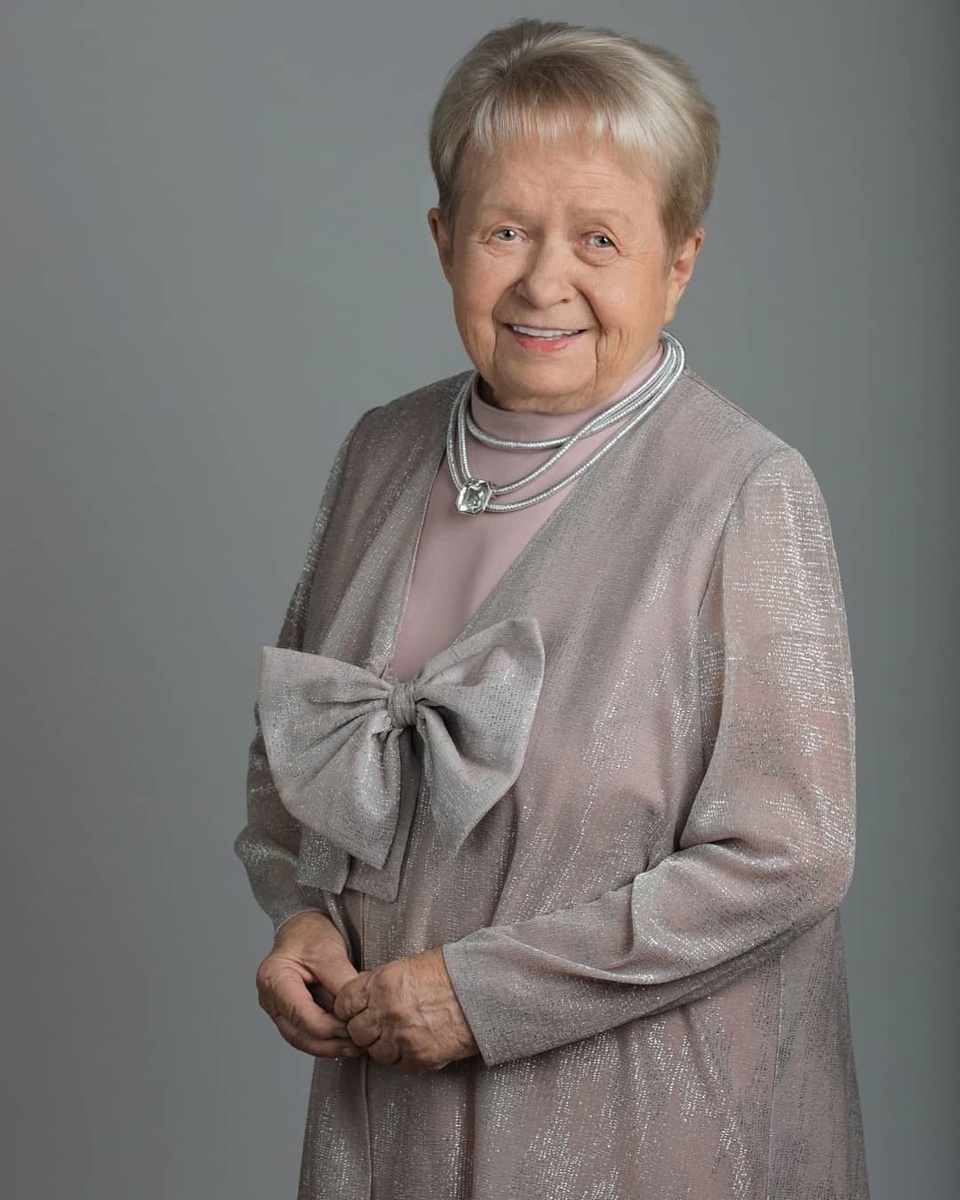 https://vk.com/alexandra_pakhmutova
