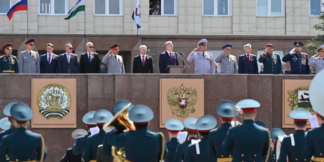 Торжественное прохождение военнослужащих в Уфе