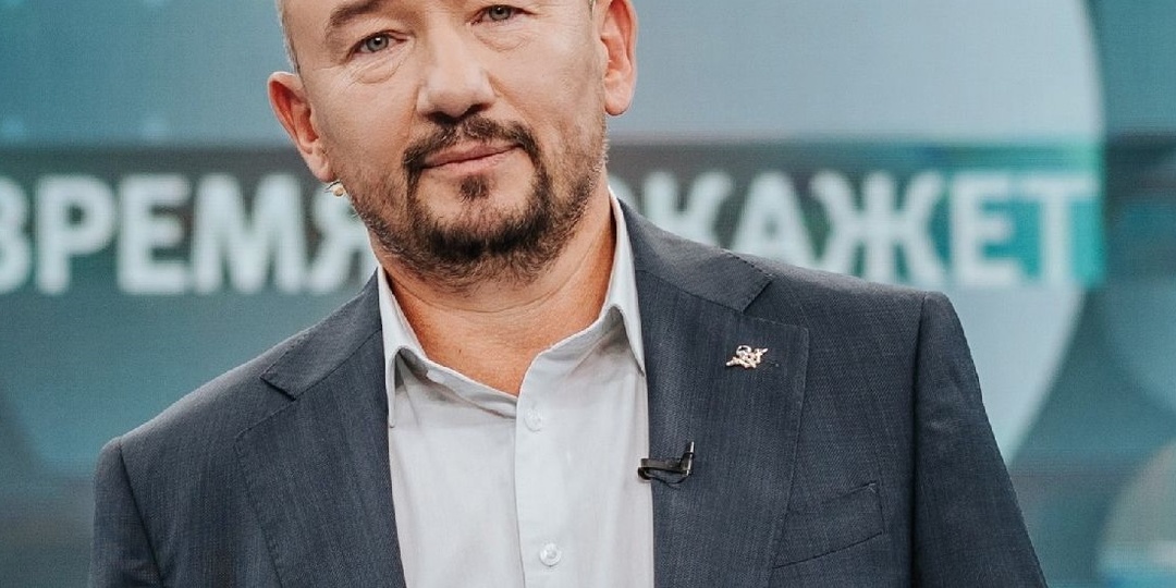Служба в Афганистане, красавица жена и трое детей: Куда пропал ведущий Артем Шейнин и чем сейчас занимается