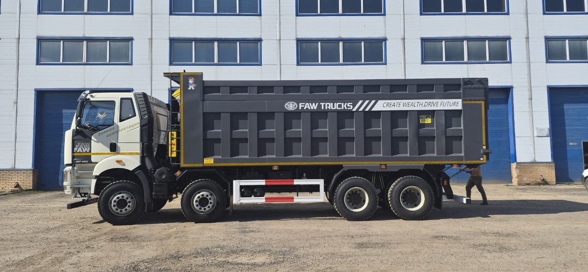 Фотографии сделаны у официального дилера FAW TRUCKS "СПЕЦАВТОТЕХНИКА"