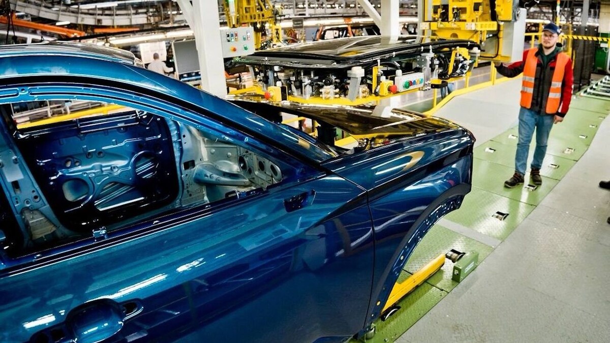    LADA Azimut на конвейере. Фото АвтоВАЗ