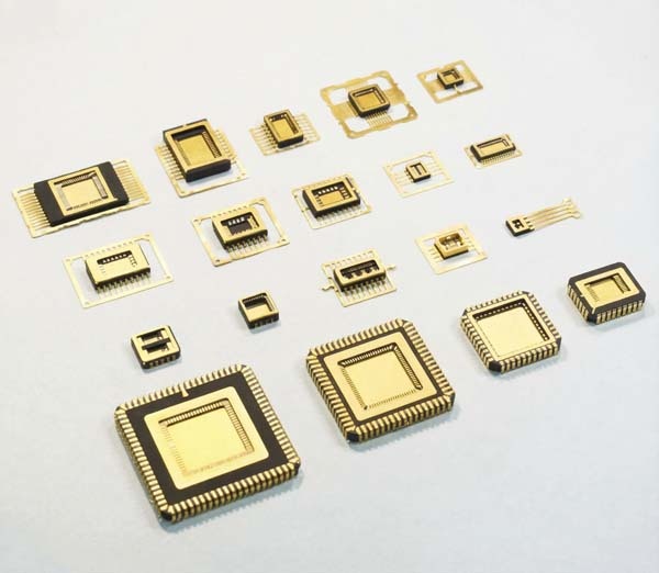 Рис. 1. SMD-корпуса (корпуса для поверхностного монтажа) изделий линейки Qatron, включая выводные и безвыводные QFN, DFN, BGA и т. п.
