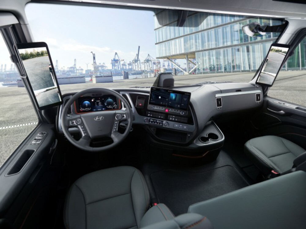 Hyundai Xcient 