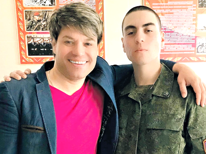 на фото Вячеслав Жеребкин и его сын Даниил
