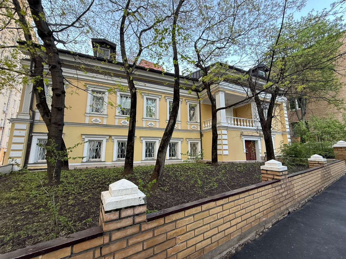 Фото автора канала. Бизнес Центр в Шубинском переулке.