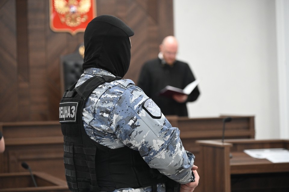    Приставы взыскали 1,3 млн руб. за сорванный ремонт дома в Якутии Ольга ЮШКОВА