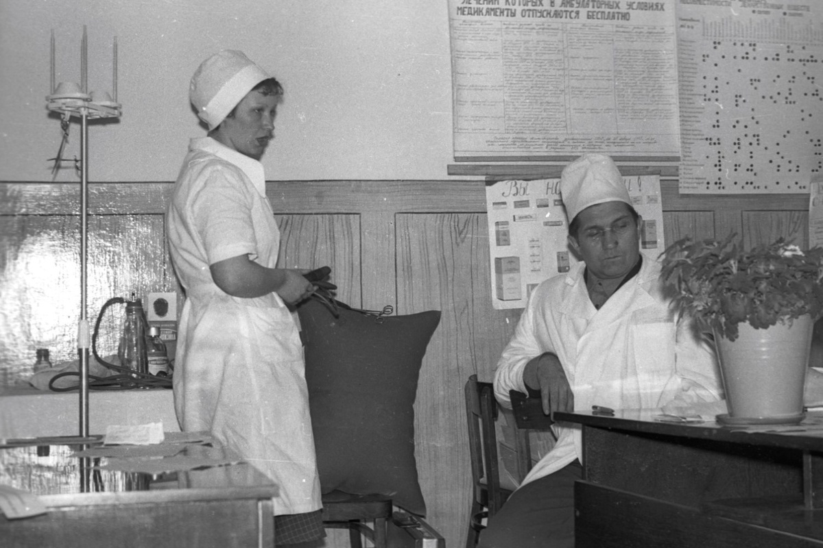 Конкурс медсестёр в Лебедянской ЦРБ. Фото 1970-х годов. Ясенков В.М.