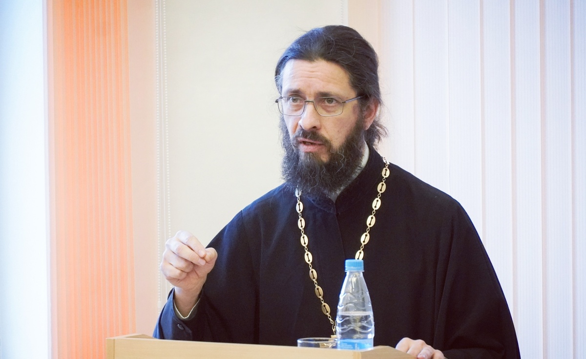 Сергей Мовсесян — протоиерей, клирик храма Рождества Христова д. Большое Стиклево (Белоруссия), первый проректор Института теологии Белорусского государственного университета, кандидат богословия, кандидат философских наук.