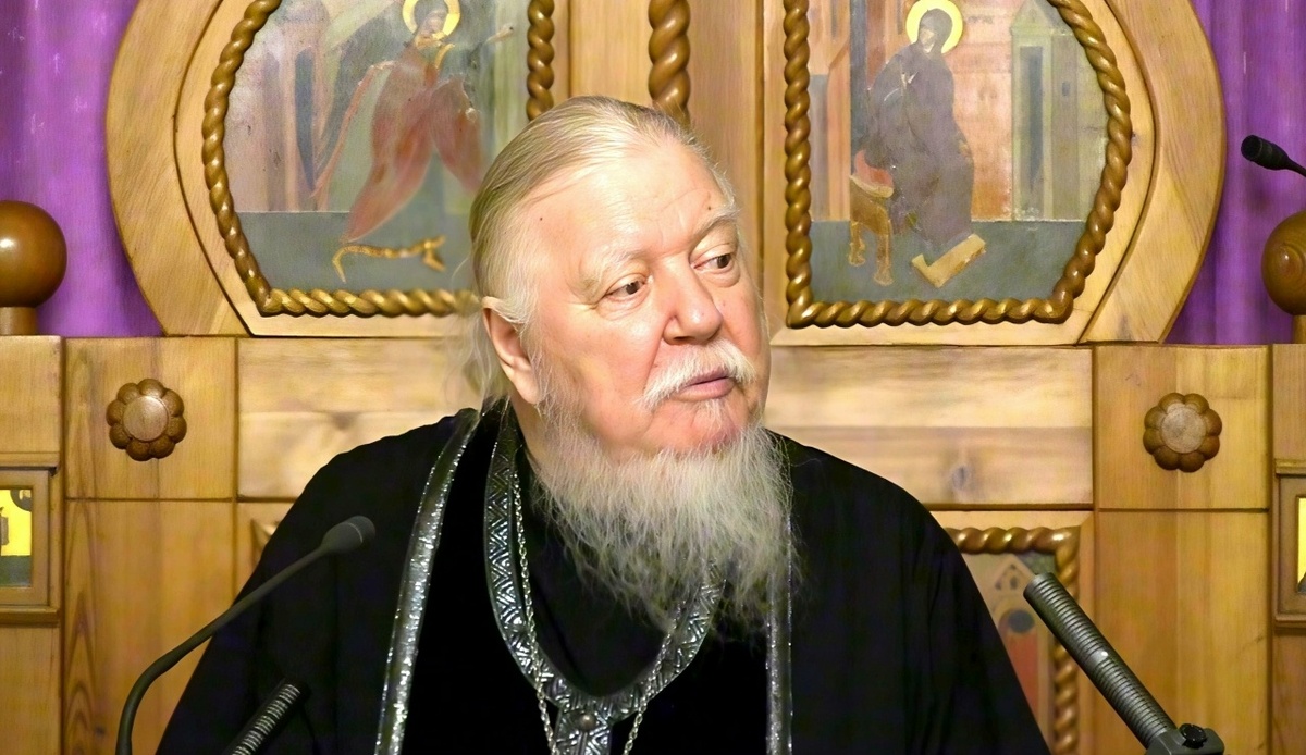 Димитрий Смирнов (07.03.1951 — 21.10.2020 гг.) — протоиерей, церковный и общественный деятель.