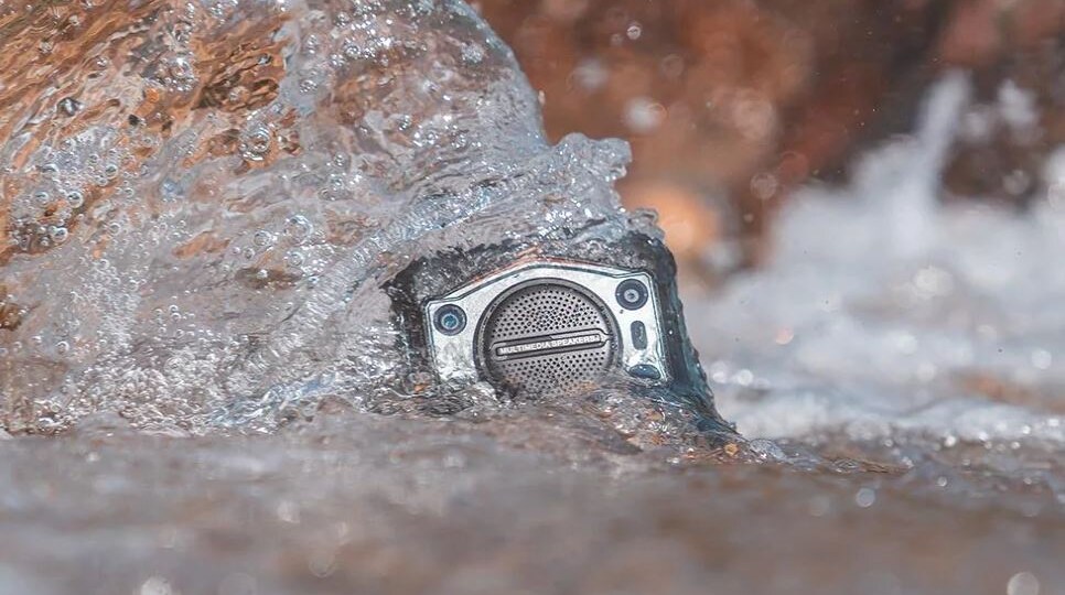 Водонепроницаемые сенсорные телефоны