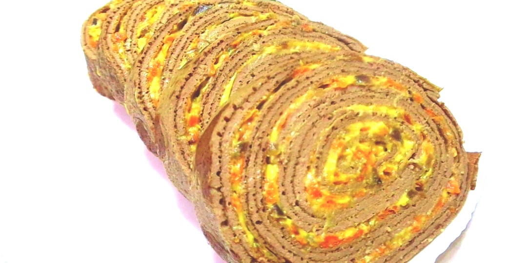 Вкусный закусочный рулет из куриной печени