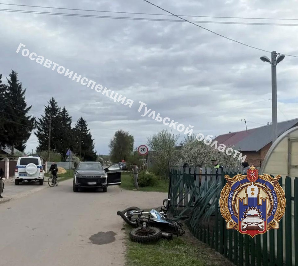   Мотоциклист без прав пошел на обгон и врезался в автомобиль в Теплом Тульской области материалы пресс-служб