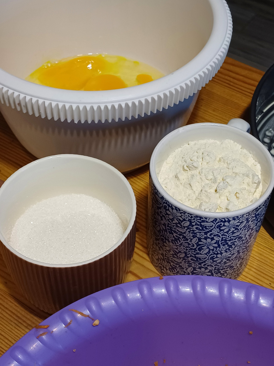 Обычные чашки для чая и кофе. Дозу сахара можно уменьшить. Фото автора