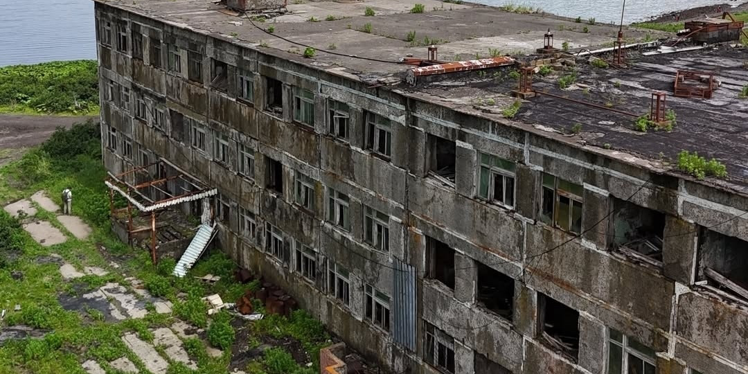 Город-призрак в кольце вулкана