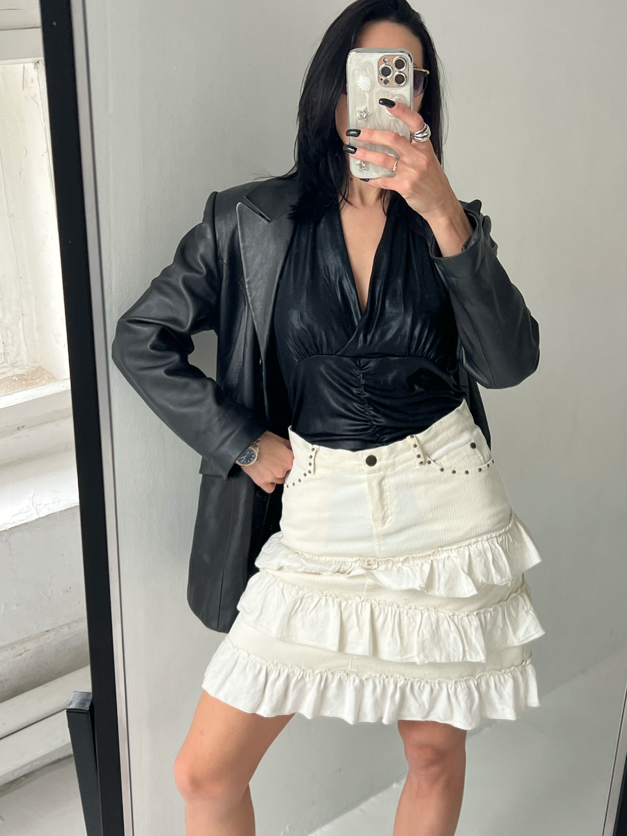 Классный пиджак из кожи и юбка Miss Blumarine - находки из секонда.