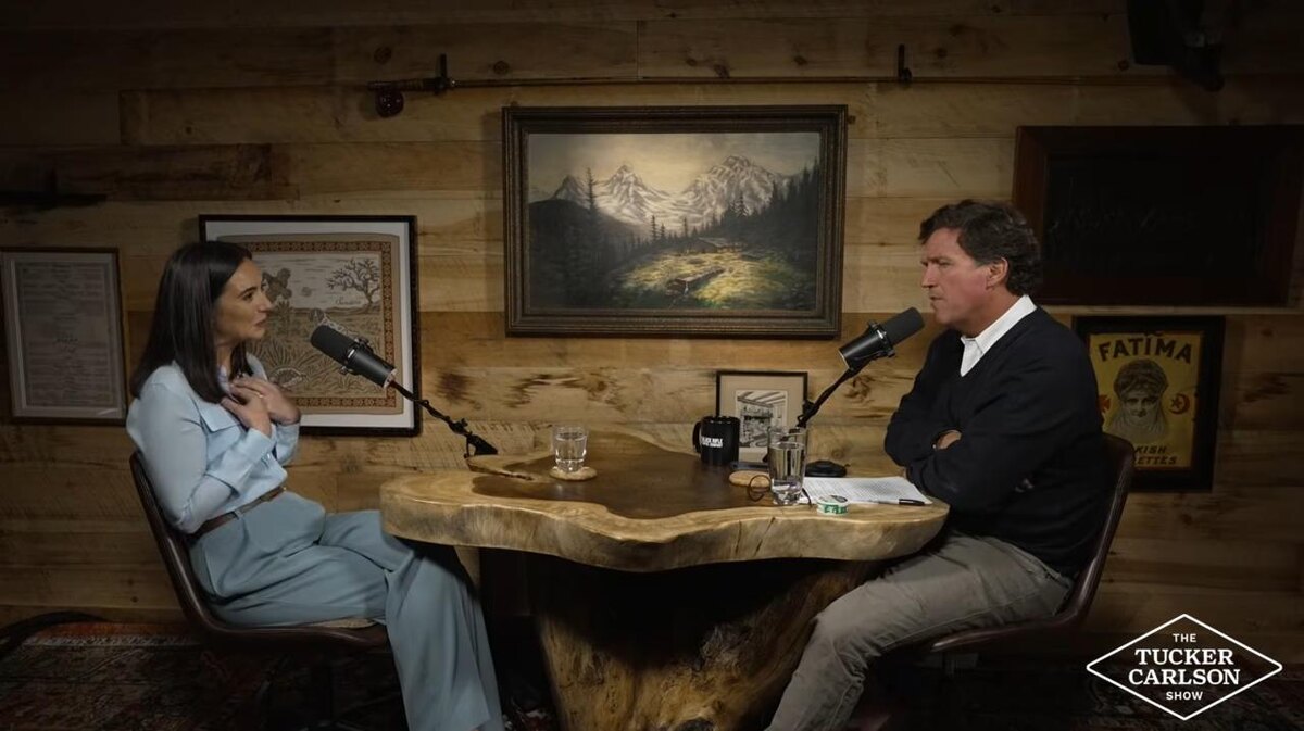 Юлия Мендель и Такер Карлсон/tuckercarlson.com