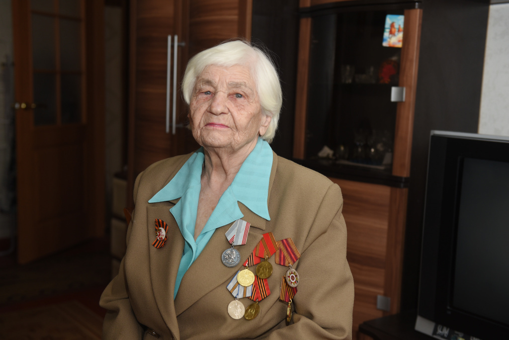 Таисии Васильевне почти 97 лет, несмотря на почтенный возраст, она сохранила ясный ум, хорошую память и оптимизм. Она - пример силы духа и стойкости. Хочется пожелать Таисии Васильевне крепкого здоровья, душевного спокойствия, энергии, бодрости, чтобы все было хорошо! фото: Татьяна Иваницкая