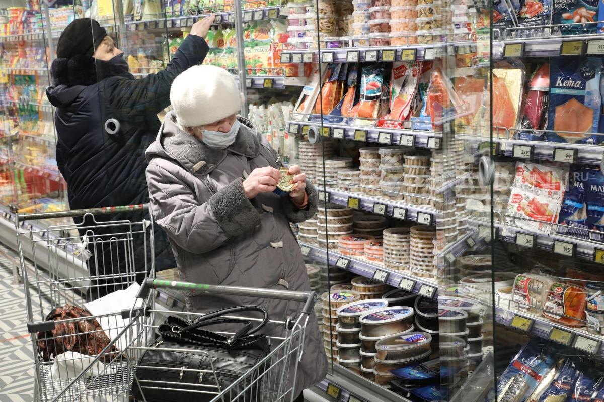    Эксперты сервиса проанализировали цены на рыбу разных производителей в различных торговых сетях