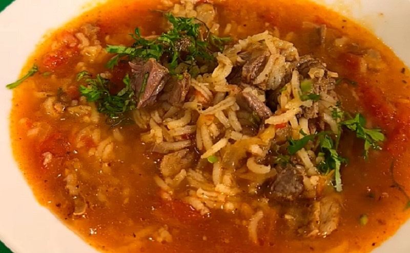 Нежный суп харчо с обжаренными рёбрами: классика богатого вкуса
