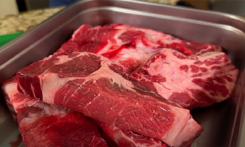 Нежный суп харчо с обжаренными рёбрами: классика богатого вкуса