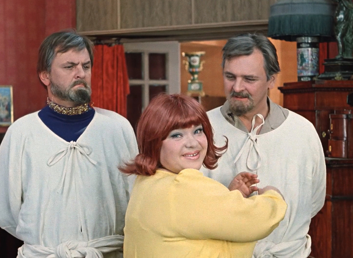 Кадр из кинофильма "Иван Васильевич меняет профессию", 1973 г., режиссер Леонид Гайдай, сценаристы Владлен Бахнов, Леонид Гайдай, композитор Александр Зацепин (скриншот)