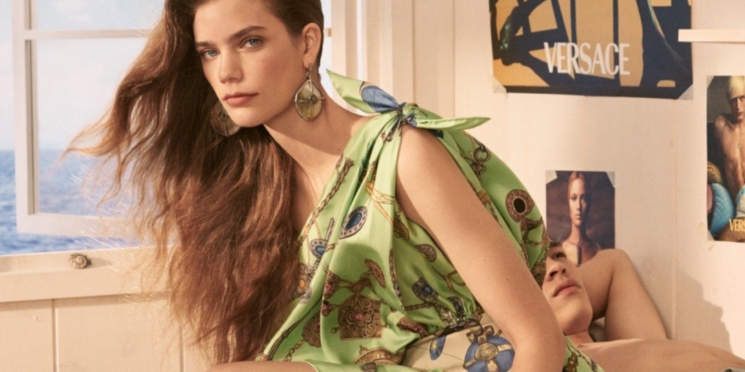 Versace вспомнил свои архивные съемки в новой кампании