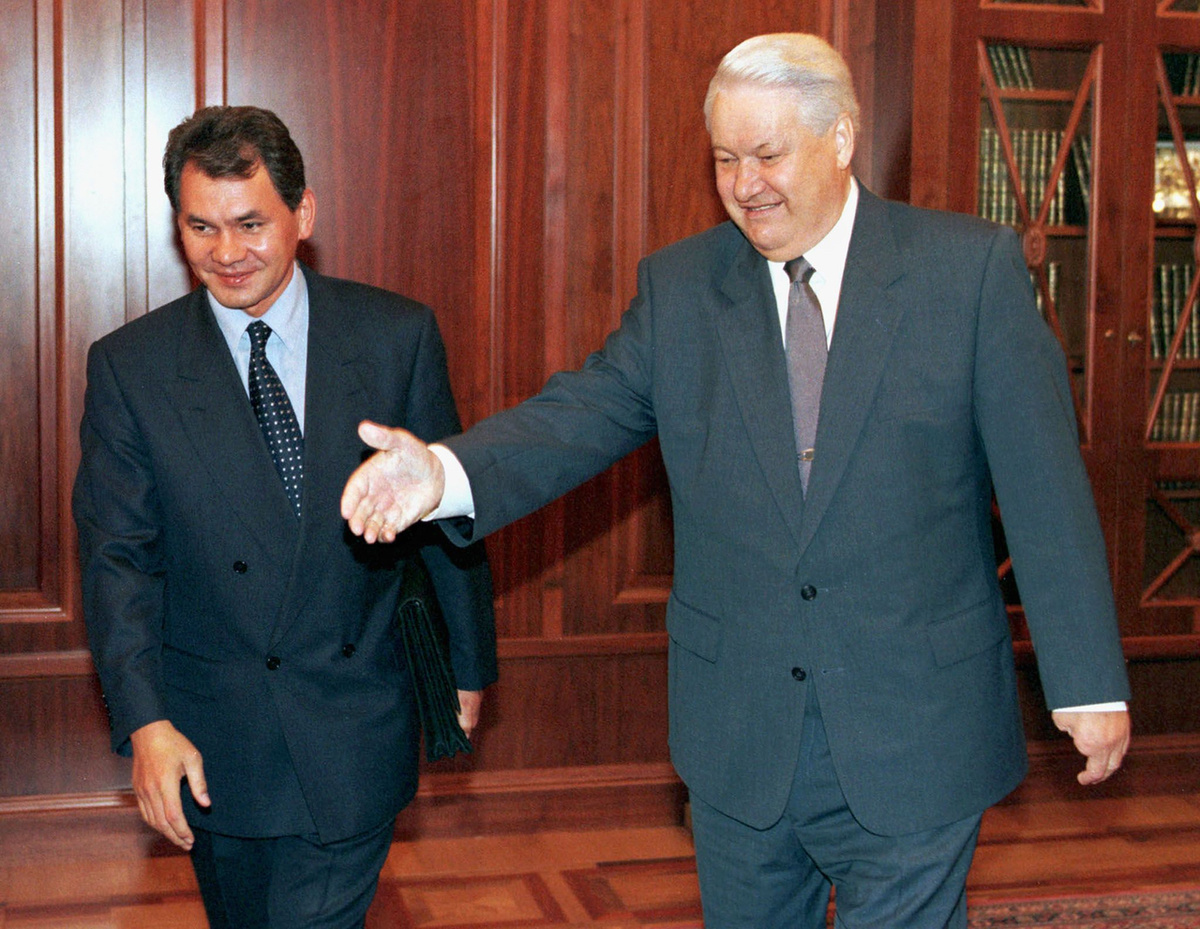 Карьера Сергея Шойгу, которая началась ещё до эпохи Владимира Путина