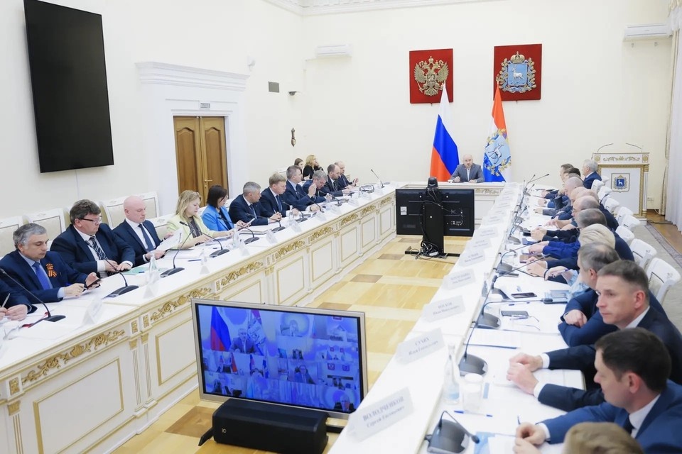    12 мая губернатор Вячеслав Федорищев провел оперативное совещание областного правительства. Фото: Иван Макеев